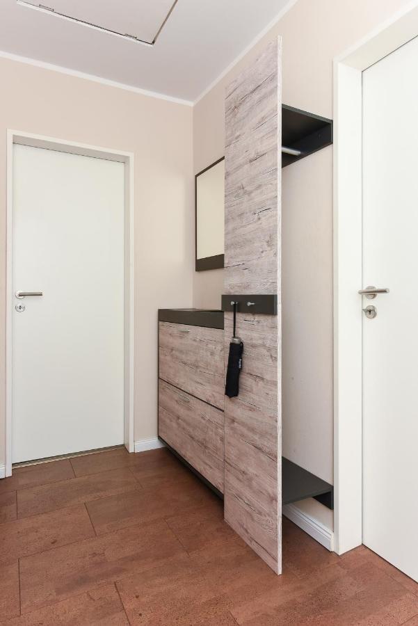 Ferienwohnung Haus Heimathafen เอเซินส์ ภายนอก รูปภาพ