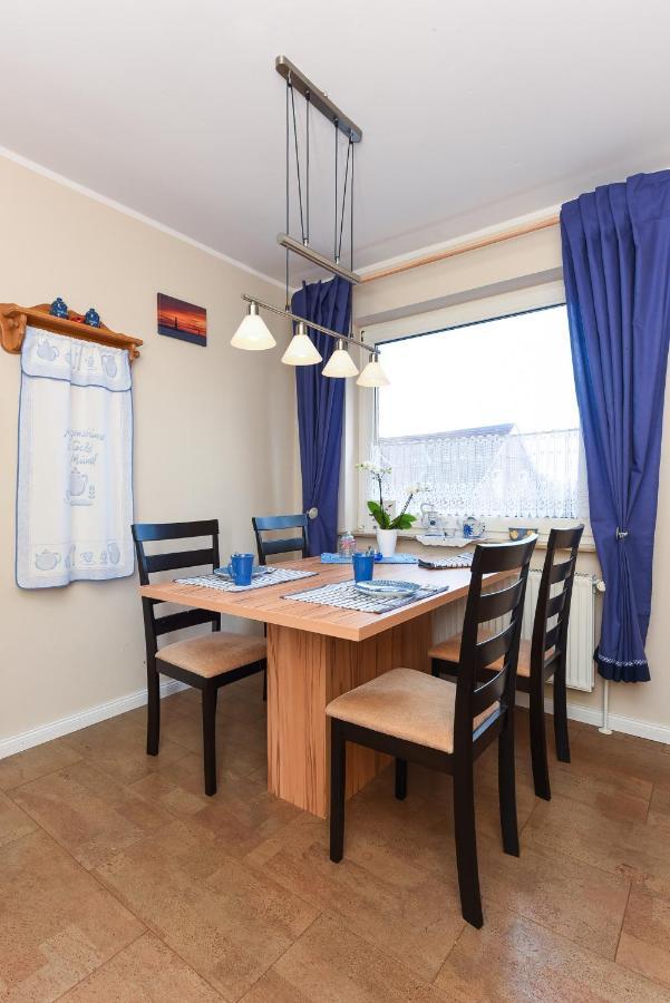 Ferienwohnung Haus Heimathafen เอเซินส์ ภายนอก รูปภาพ