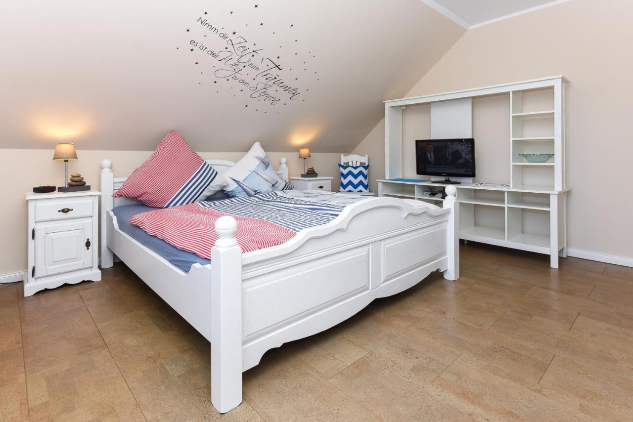 Ferienwohnung Haus Heimathafen เอเซินส์ ภายนอก รูปภาพ